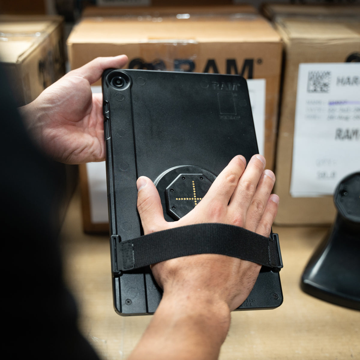 RAM Mounts GDS hand strap for IntelliSkin Thin-Case, large tablets – detail photo